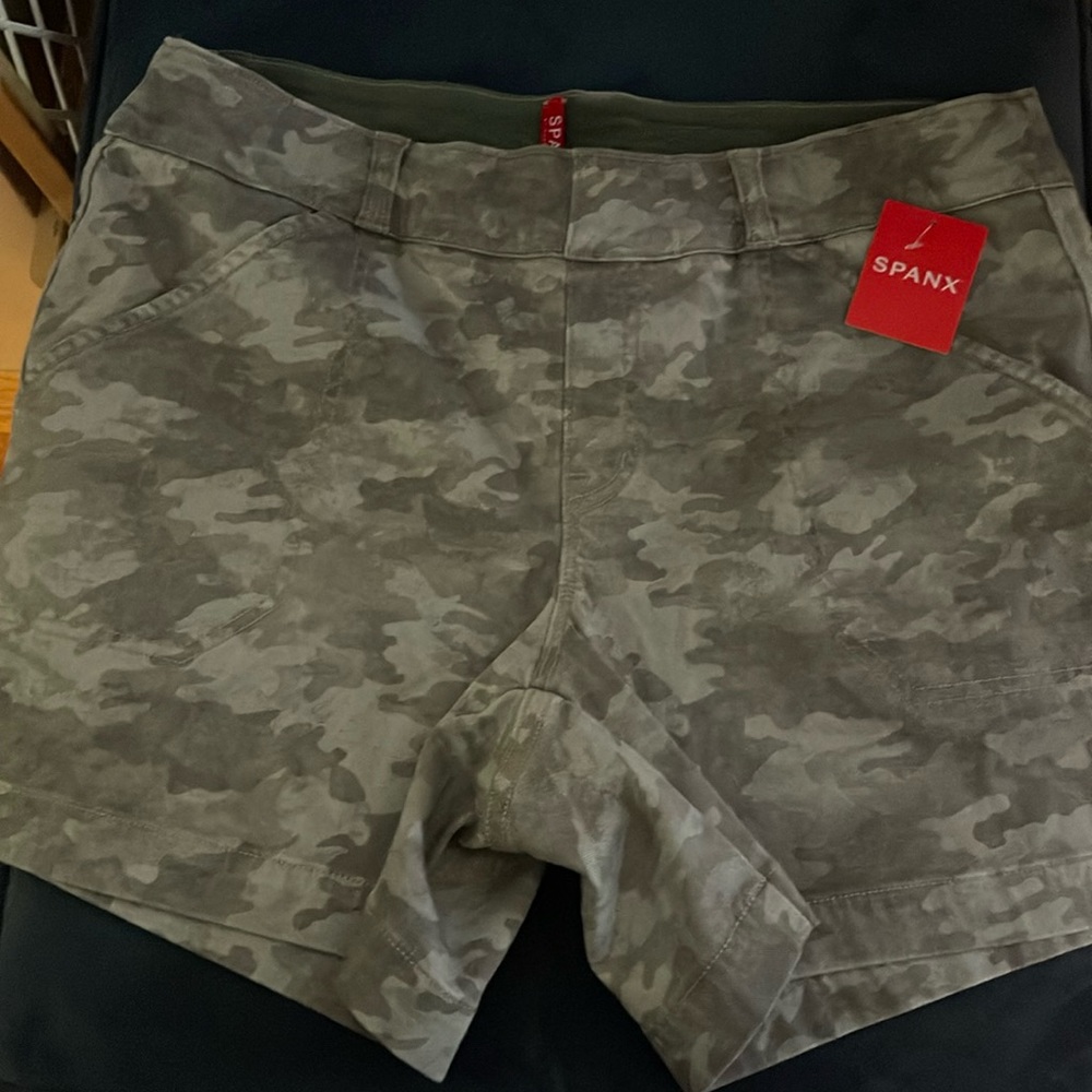 Spanx shorts new with tags size large cute camo print